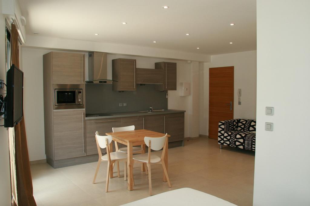 Appart Azur Apartamento Saint-Laurent-du-Var Habitación foto